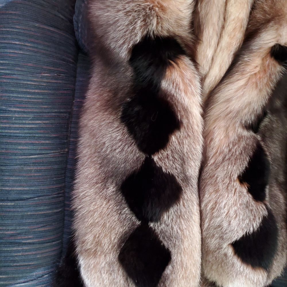 Full length Mink coat with Crystsl fox trim - Picture 3 of 4